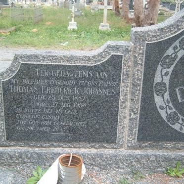 DREYER Thomas Frederick Johannes 1887-1958 &amp; Hester Maria GOOSEN 1897-1970