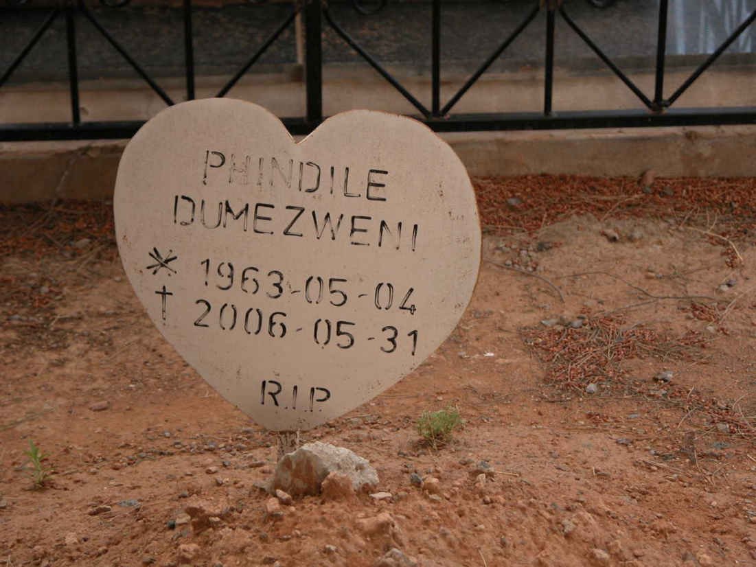DUMEZWENI Phindile 1963-2006