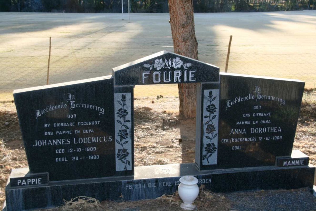 FOURIE Johannes Lodewicus 1909-1980 &amp; Anna Dorothea KOEKEMOER 1909-