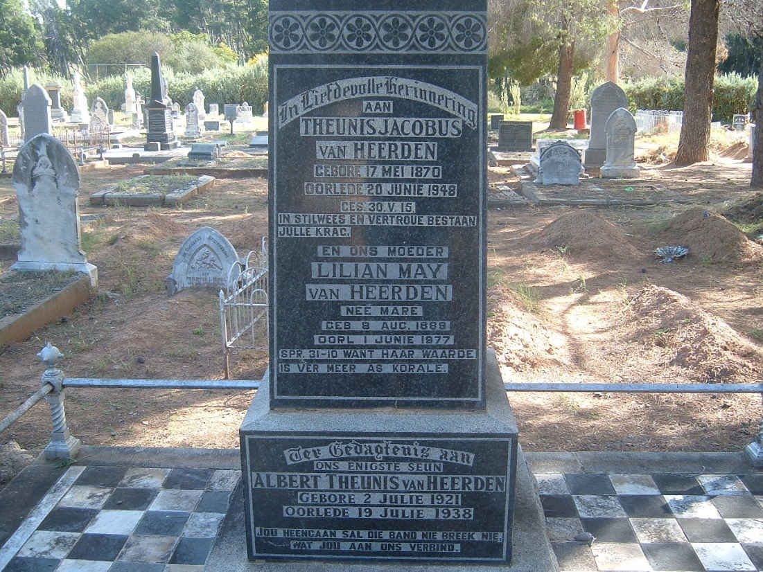 HEERDEN Theunis Jacobus, van 1870-1948 &amp; Lilian May MARÉ 1889-1977 :: VAN HEERDEN Albert Theunis 1921-1938