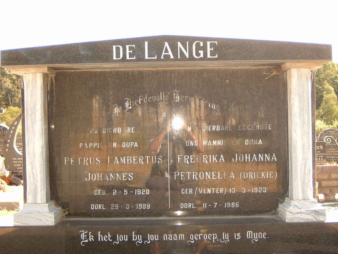 LANGE Petrus Lambertus Johannes, de 1920-1989 &amp; Fredrika Johanna Petronella VENTER 1923-1986