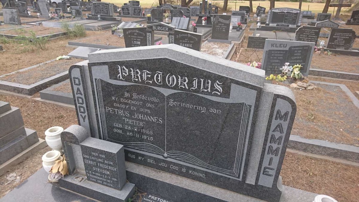 PRETORIUS Petrus Johannes 1926-1975 :: STRYDOM Gerrit Frederick 1981-1981