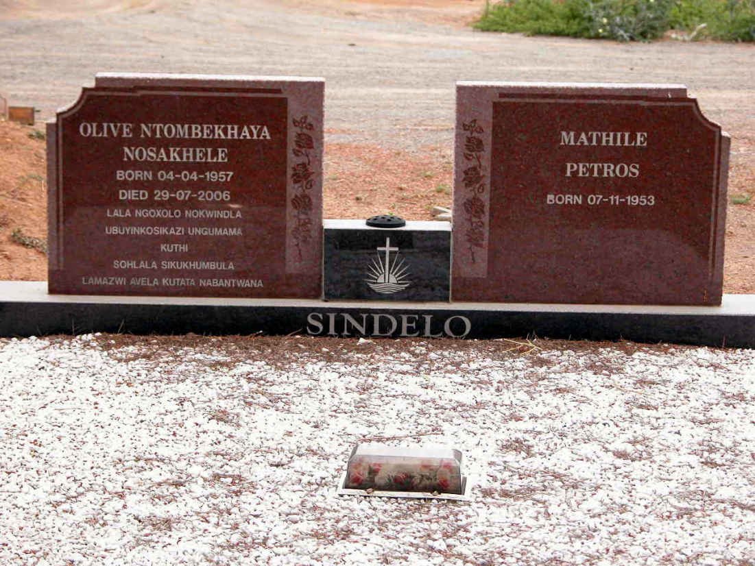 SINDELO Mathile Petros 1953- &amp; Olive Ntombekhaya Nosakhele 1957-2006