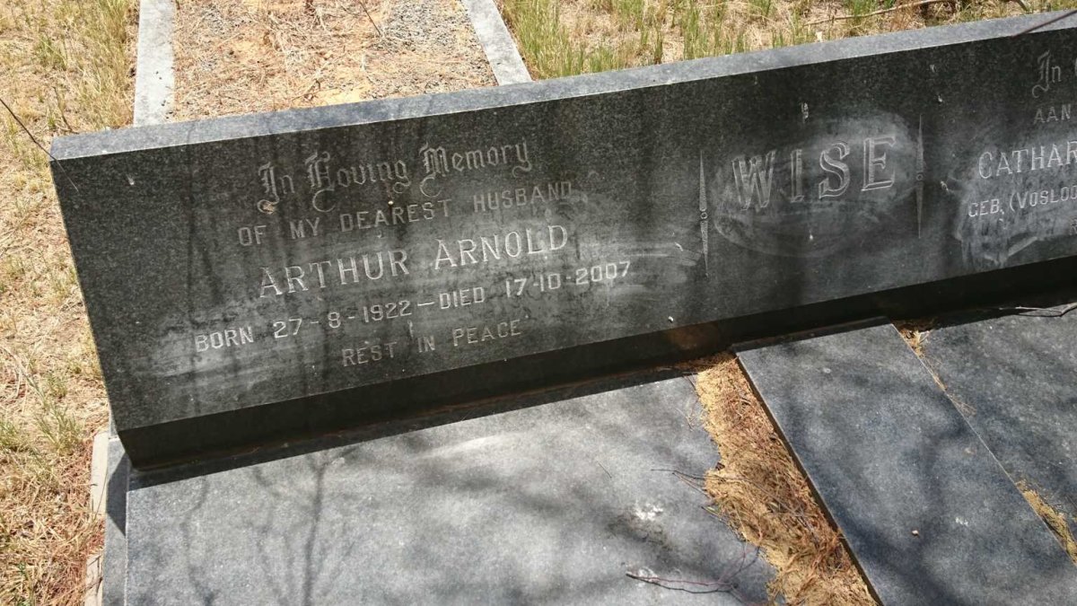 WISE Arthur Arnold 1922-2007 &amp; Catharina Johanna VOSLOO 1930-1997
