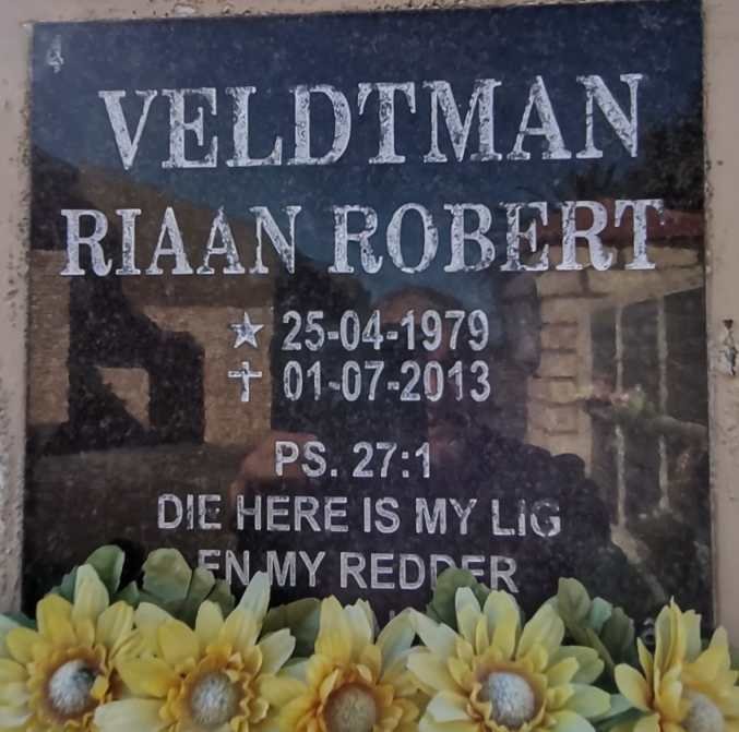 VELDTMAN Riaan Robert 1979-2013