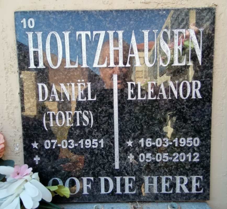 HOLTZHAUSEN Daniël 1951- &amp; Eleanor 1950-2012