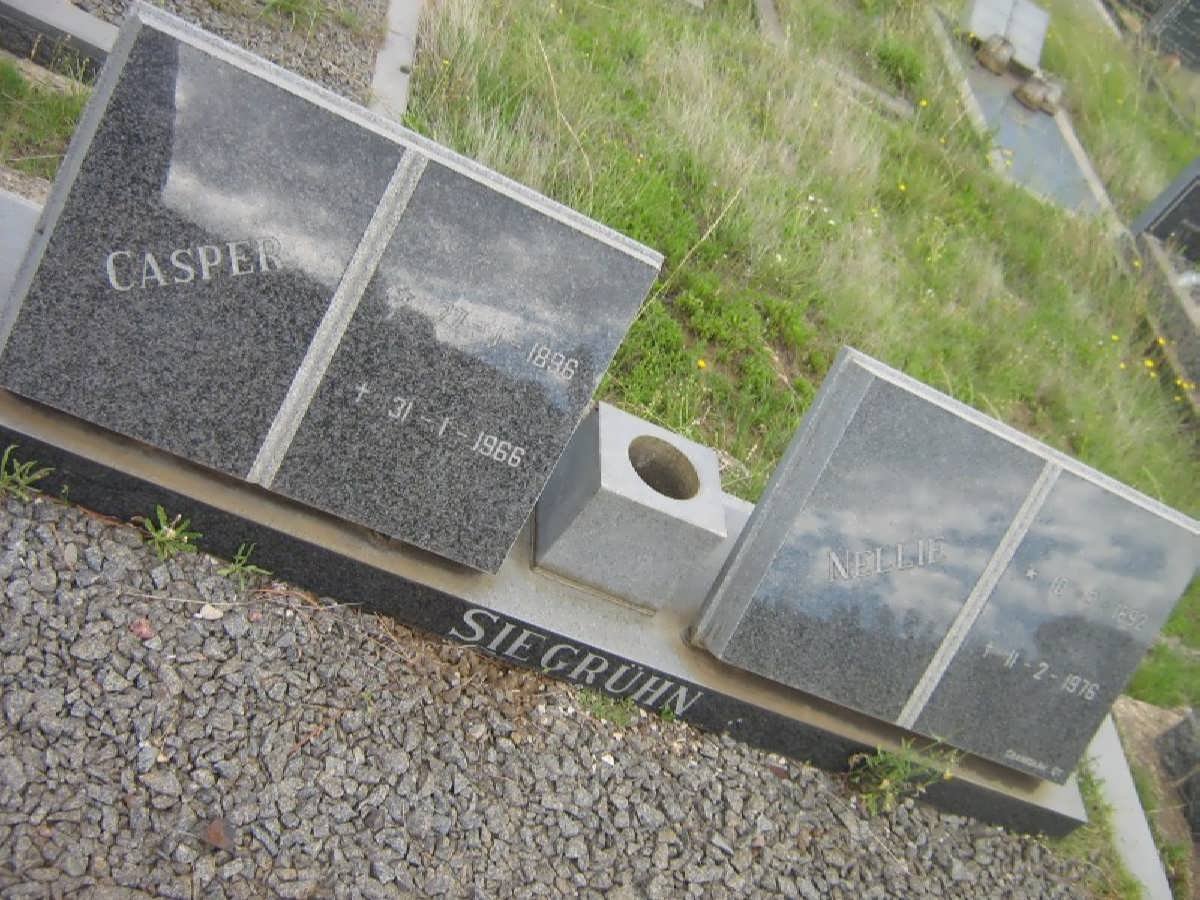 SIEGRÜHN Casper 1896-1966 &amp; Nellie 1892-1976