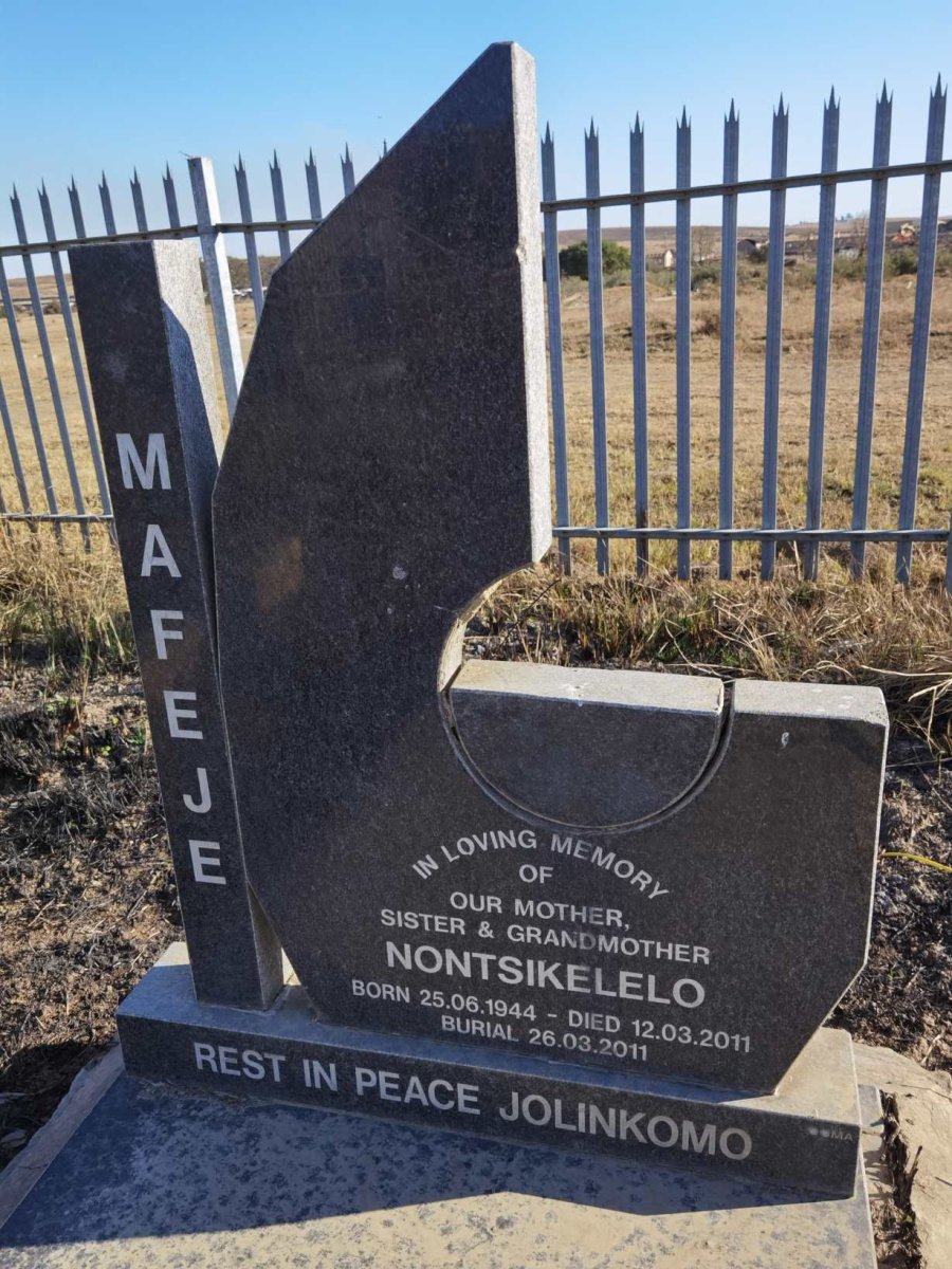 MAFEJE Nontsikelelo 1944-2011
