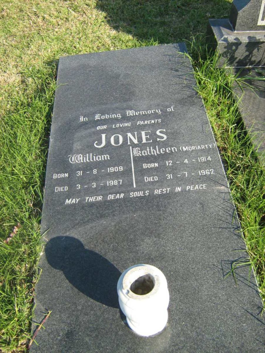 JONES William 1909-1987 &amp; Kathleen MORIARTY 1914-1962