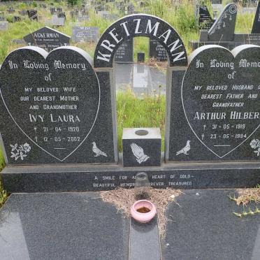 KRETZMANN Arthur Hilbert 1919-1984 &amp; Ivy Laura 1920-2002
