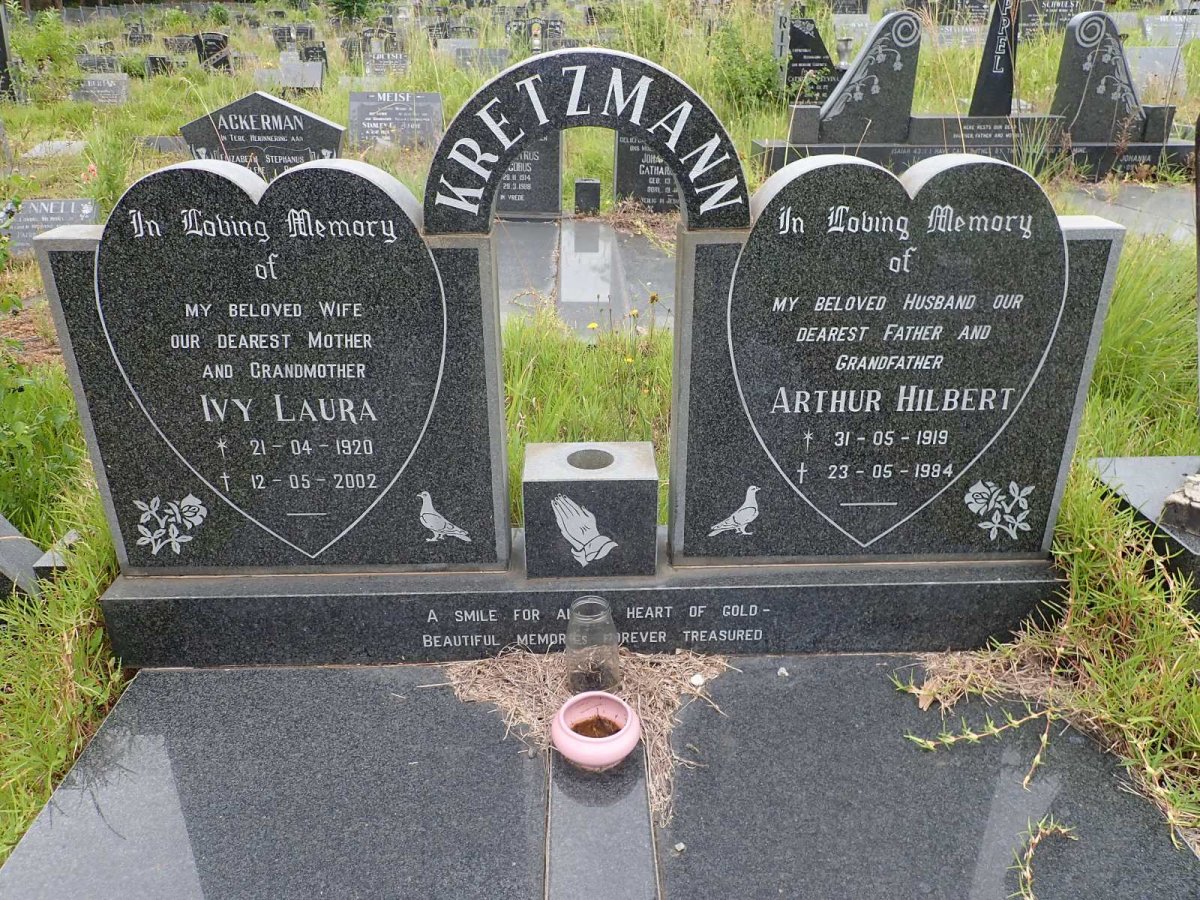 KRETZMANN Arthur Hilbert 1919-1984 &amp; Ivy Laura 1920-2002