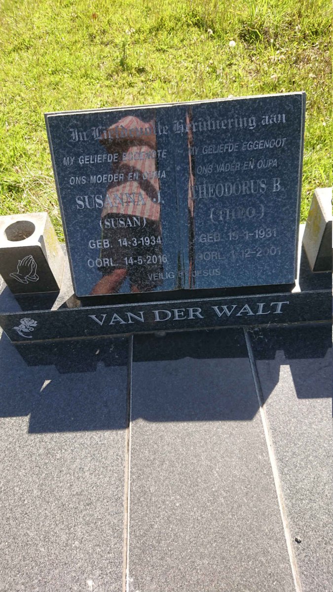 WALT Theodorus B., van der 1931-2001 &amp; Susanna J. 1934-2016