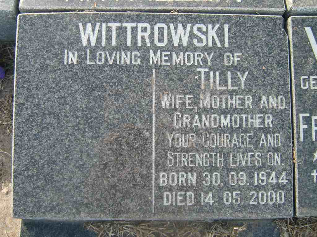 WITTROWSKI Tilly 1944-2000