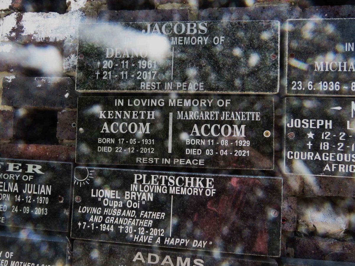 ACCOM Kenneth 1931-2012 &amp; Margaret Jeanette 1929-2021