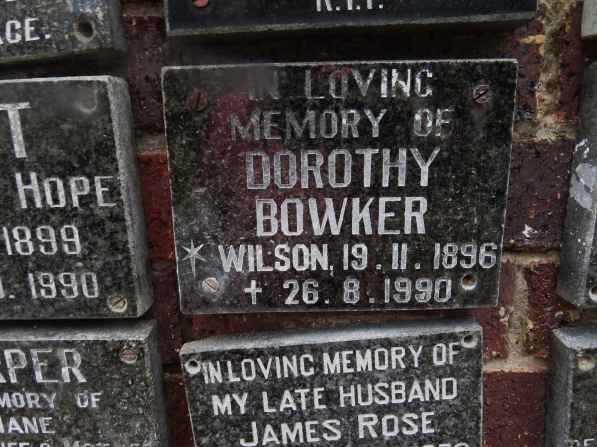 BOWKER Dorothy nee WILSON 1896-1990