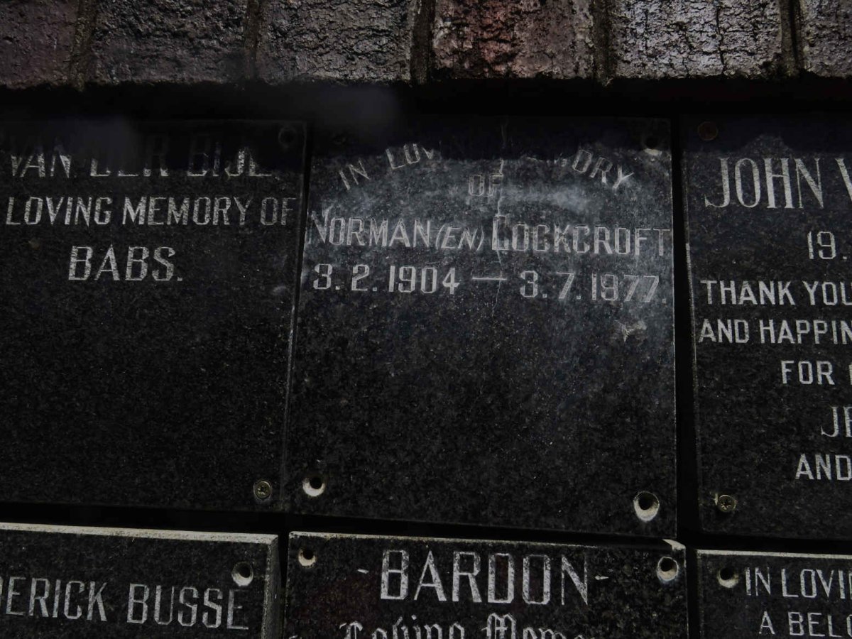 COCKCROFT Norman 1904-1977
