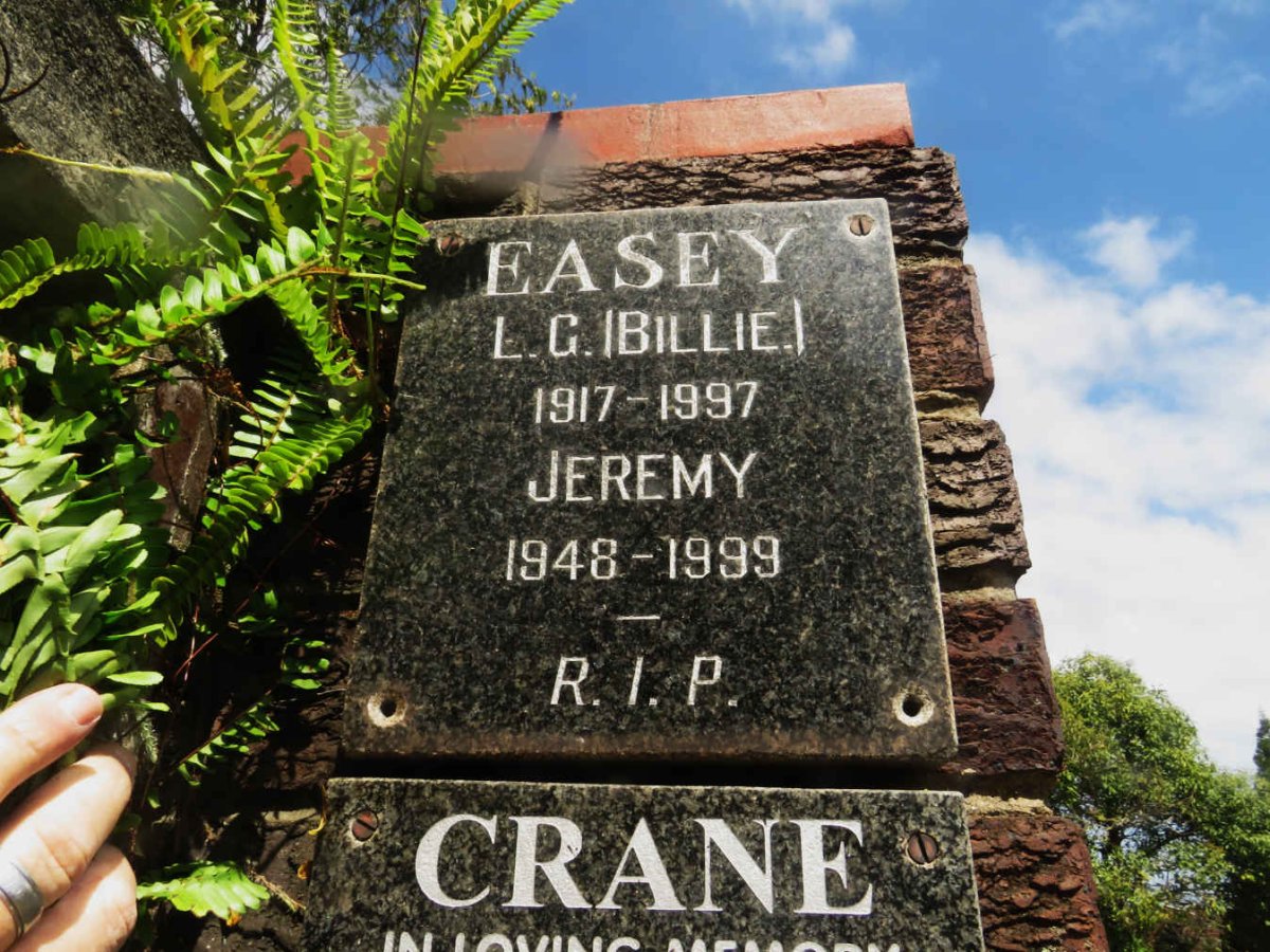 EASEY L.G. 1917-1997 :: EASEY Jeremy 1948-1999