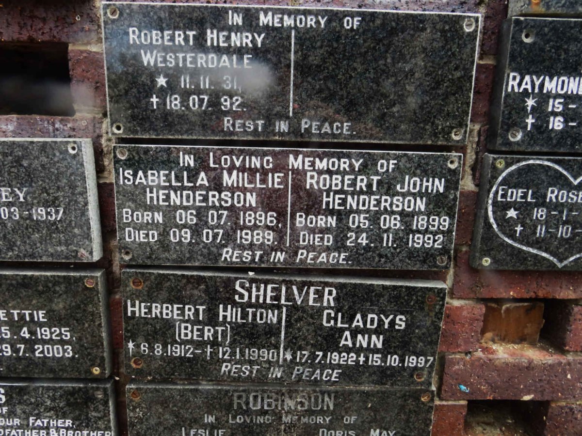HENDERSON Robert John 1899-1992 &amp; Isabella Millie 1896-1989