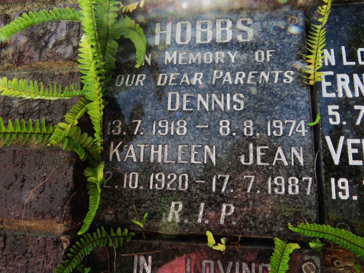 HOBBS Dennis 1918-1974 &amp; Kathleen Jean 1920-1987