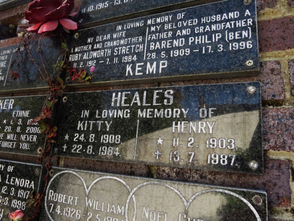 HEALES Henry 1903-1987 &amp; Kitty 1908-1984