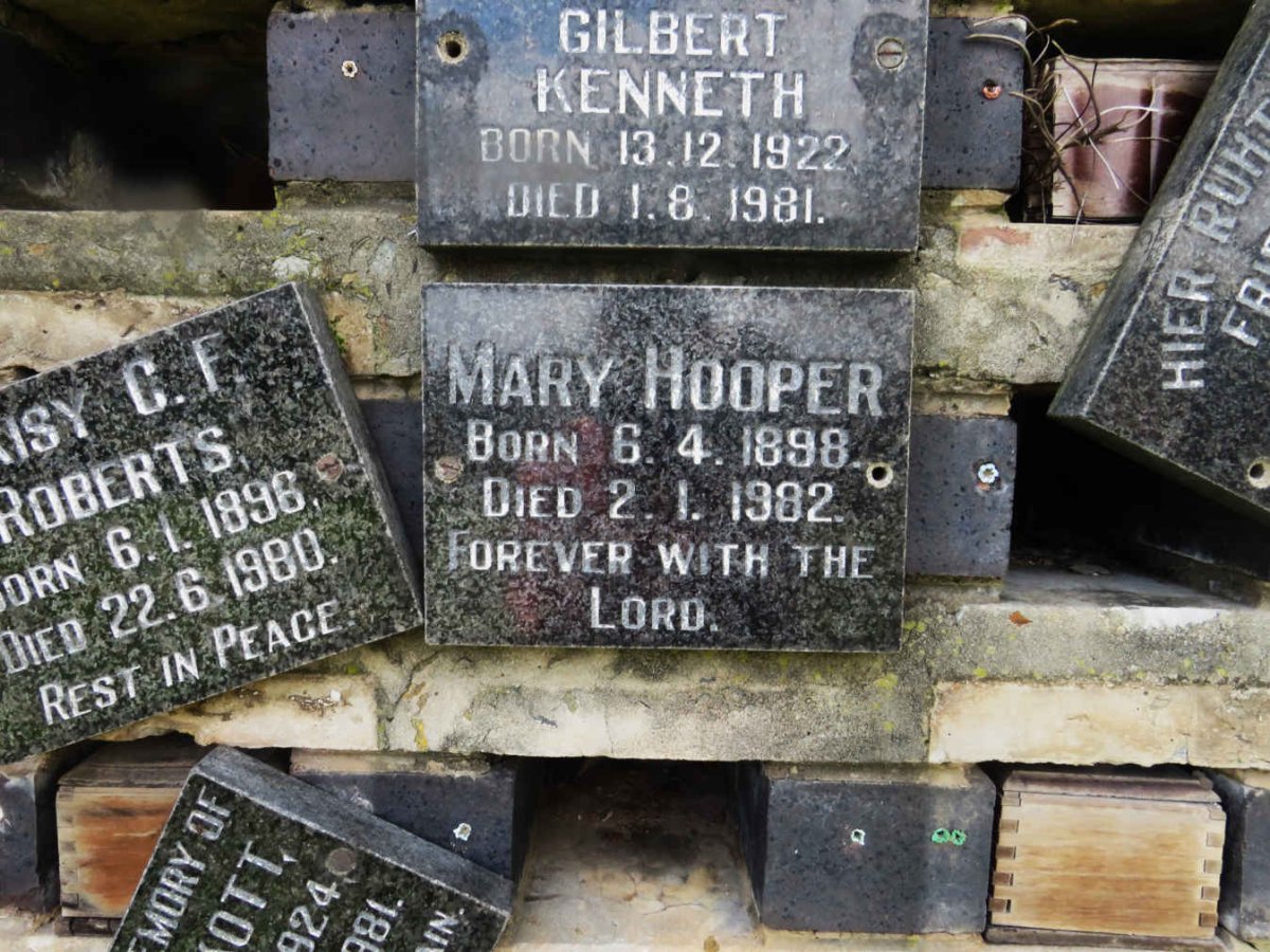 HOOPER Mary 1898-1982
