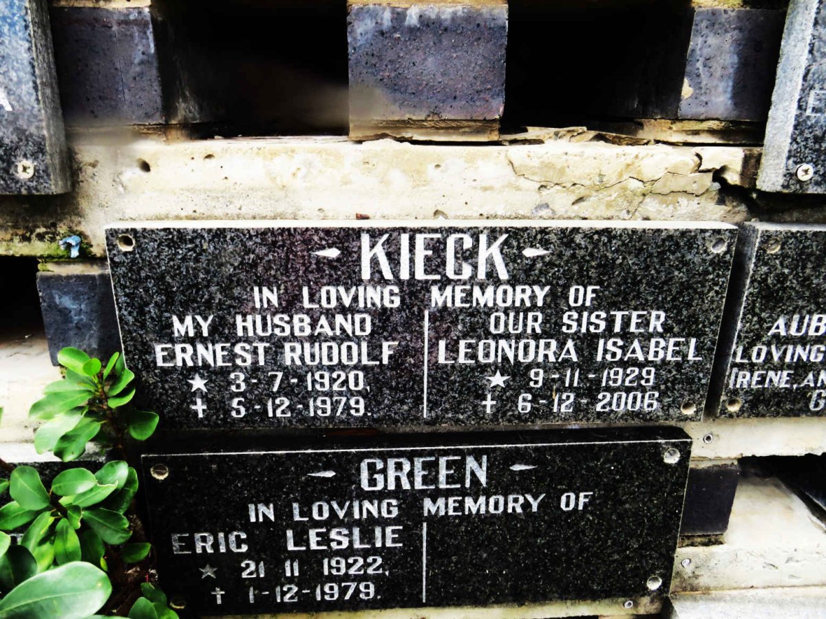 KIECK Ernest Rudolf 1920-1979 :: KIECK Leonora Isabel 1929-2006