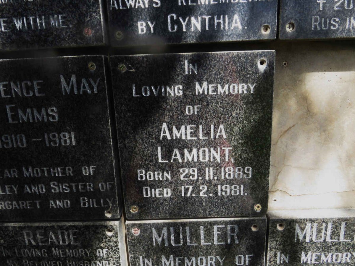 LAMONT Amelia 1889-1981