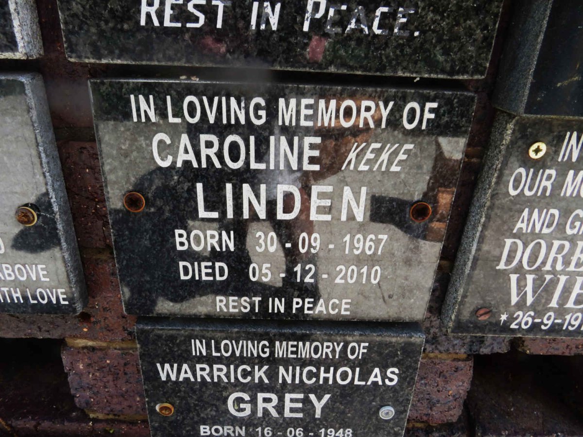 LINDEN Caroline 1967-2010