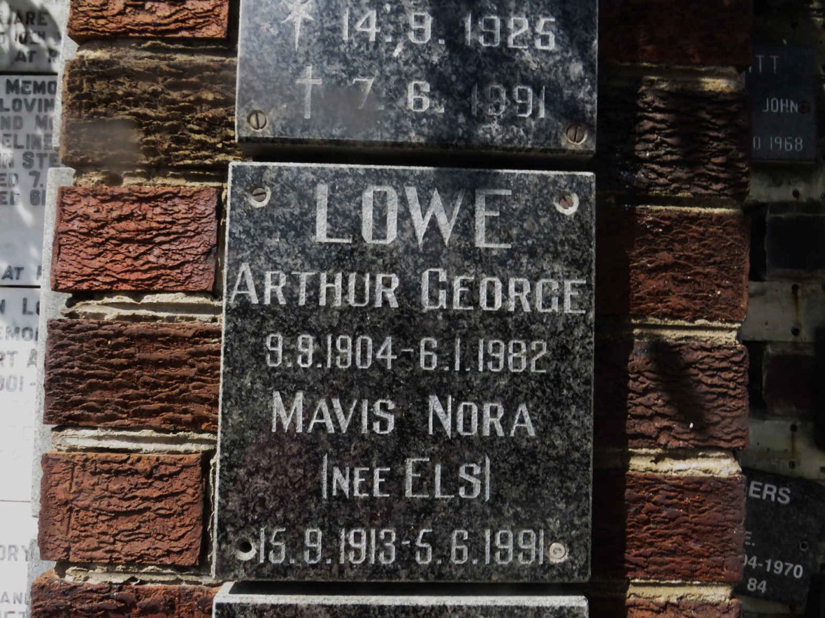 LOWE Arthur George 1904-1991 &amp; Mavis Nora ELS 1913-1991