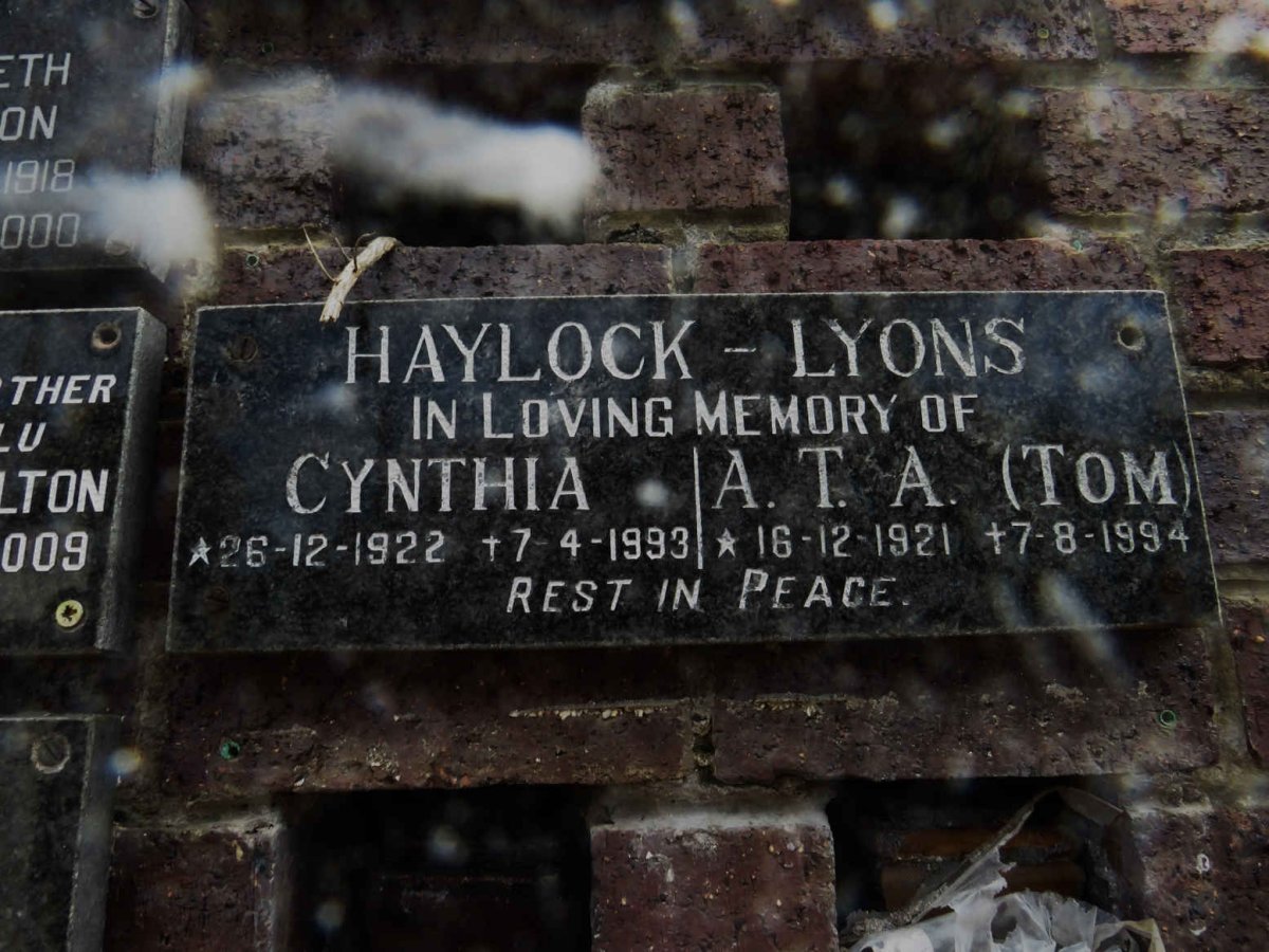 LYONS A.T.A., HAYLOCK 1921-1994 &amp; Cynthia 1922-1993