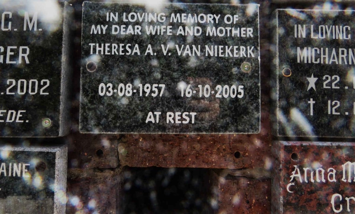 NIEKERK Theresa A.V., van 1957-2005