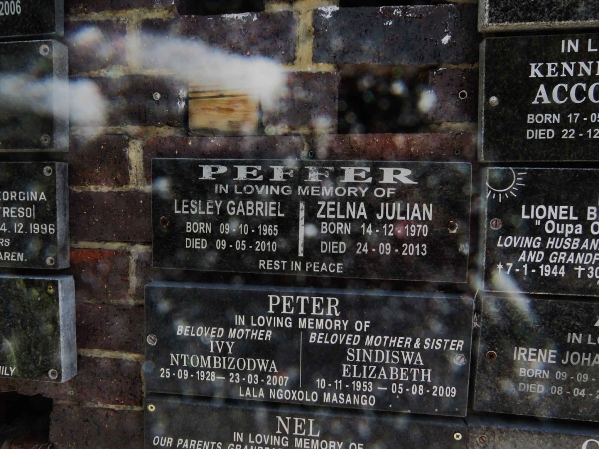 PEFFER Lesley Gabriel 1965-2010 &amp; Zelna Julian 1970-2013