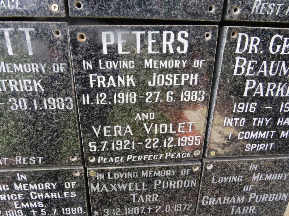 PETERS Frank Joseph 1918-1983 &amp; Vera Violet 1921-1995