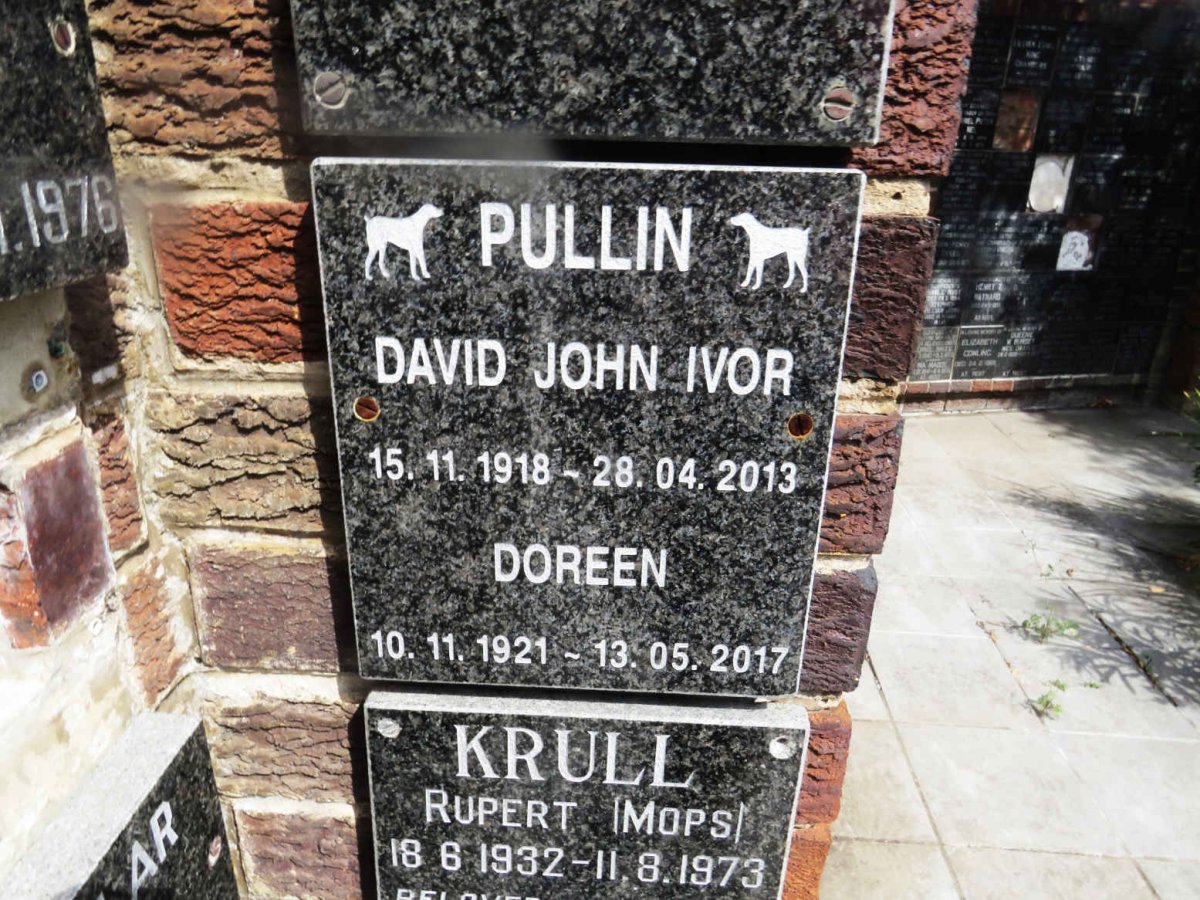 PULLIN David John Ivor 1918-2013 &amp; Doreen 1921-2017
