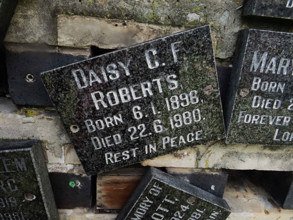 ROBERTS Daisy C.F. 1896-1980