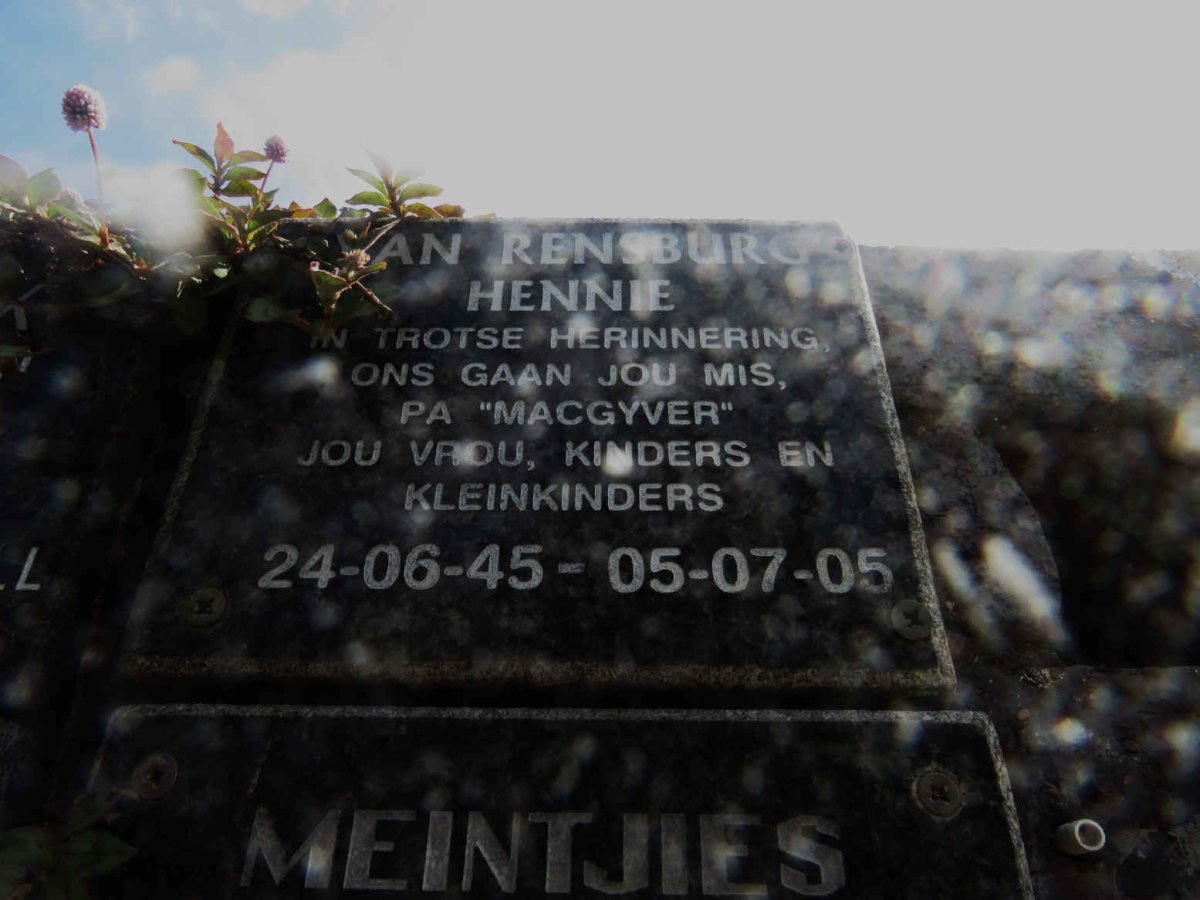 RENSBURG Hennie, van 1945-2005