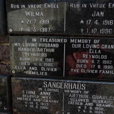REYNOLDS Harold Arthur 1903-1986 & Ella 1902-1999