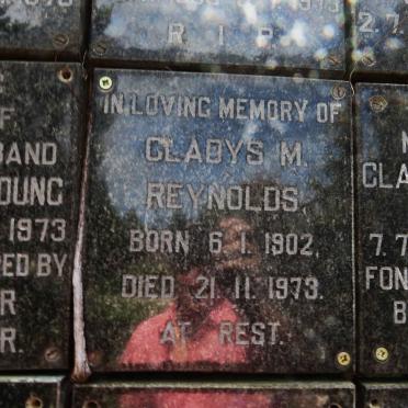 REYNOLDS Gladys M. 1902-1973