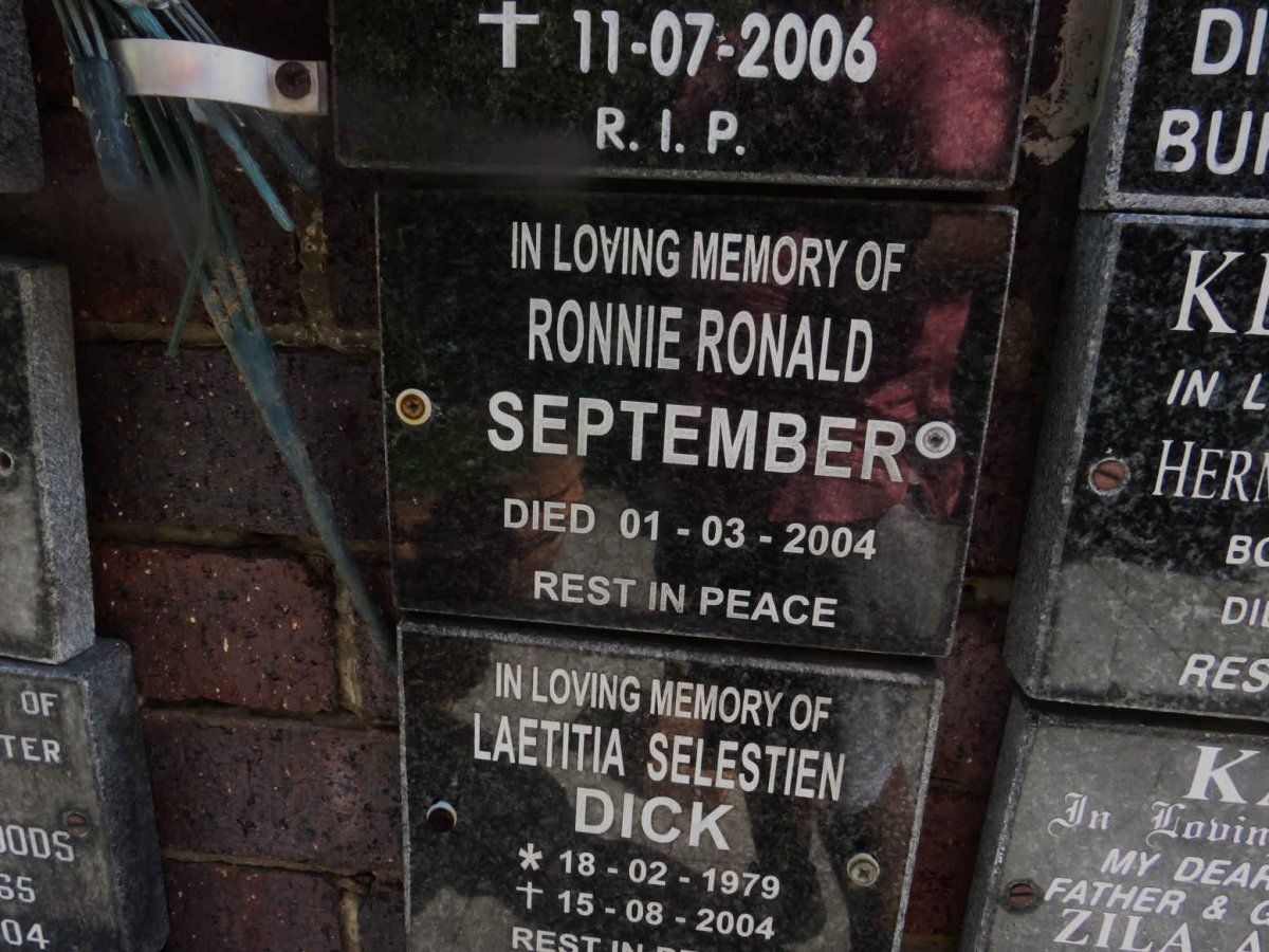 SEPTEMBER Ronnie Ronald -2004