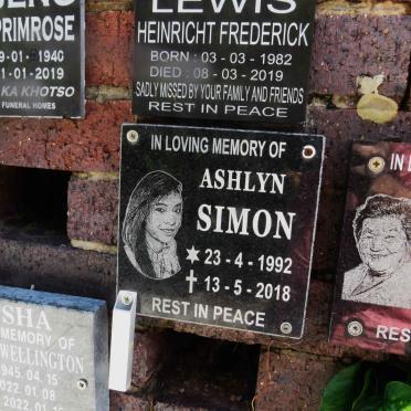 SIMON Ashlyn 1992-2018
