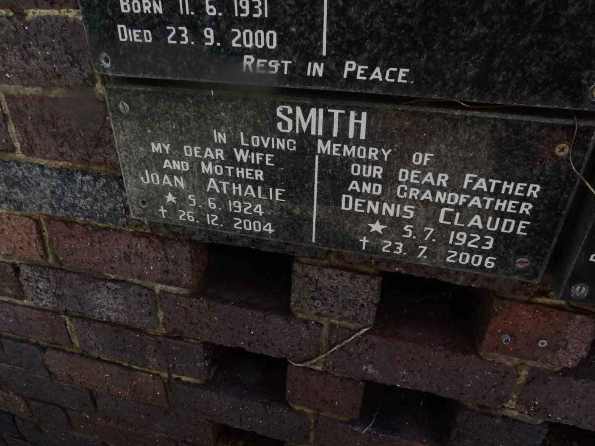 SMITH Dennis Claude 1923-2006 &amp; Joan Athalie 1924-2004