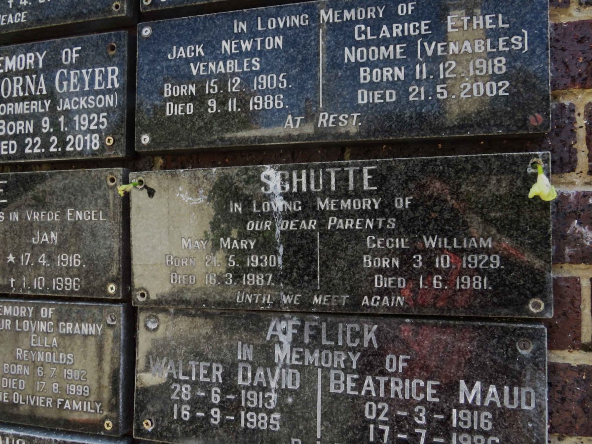 SCHUTTE Cecil William 1929-1981 &amp; May Mary 1930-1987
