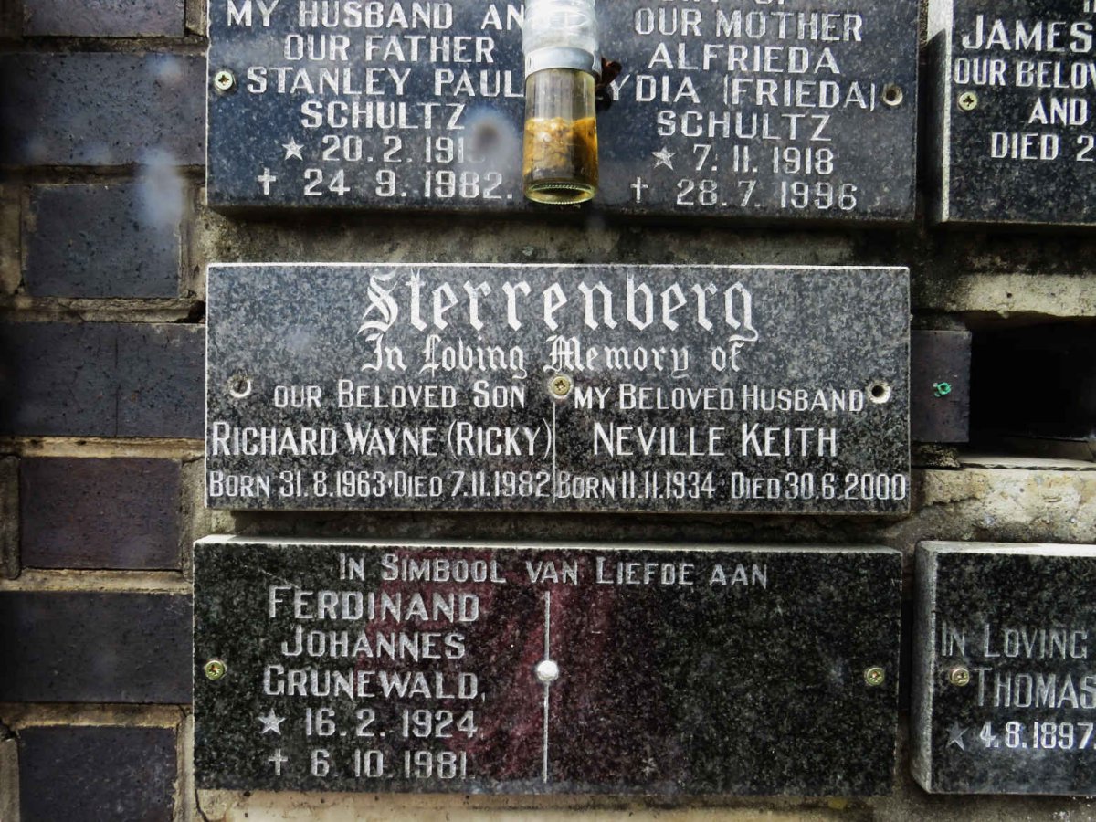 STERRENBERG Neville Keith 1934-2000 :: STERRENBERG Richard Wayne 1963-1982