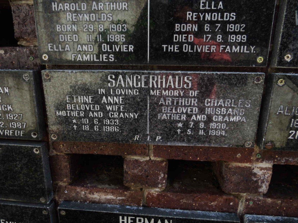 SANGERHAUS Arthur Charles 1930-1994 &amp; Ethne Anne 1933-1986