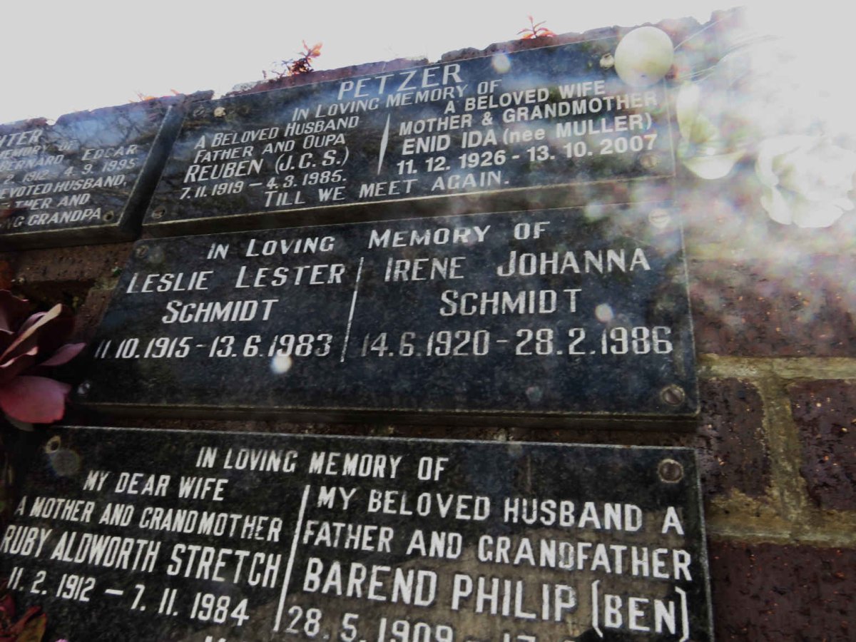 SCHMIDT Leslie Lester 1915-1983 & Irene Johanna 1920-1986