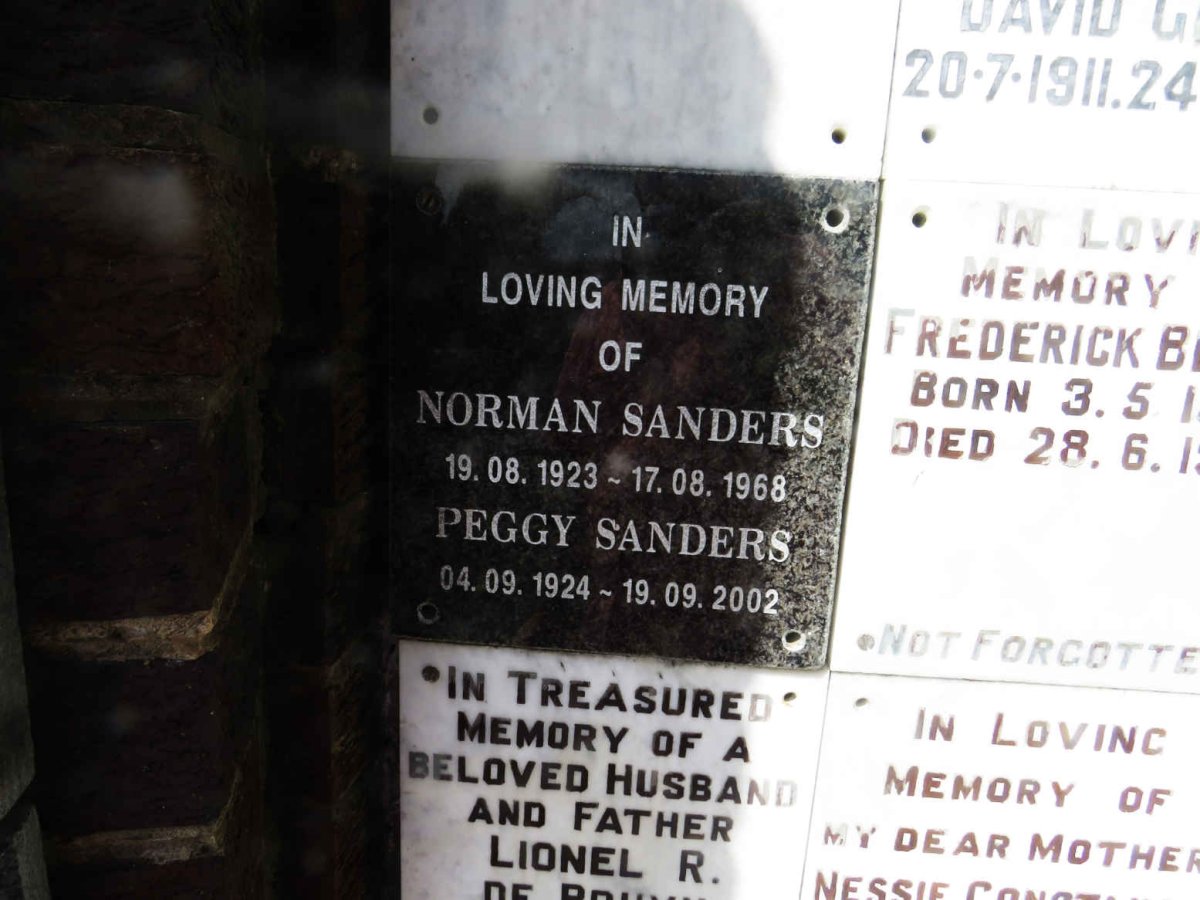 SANDERS Norman 1923-1968 &amp; Peggy 1924-2002