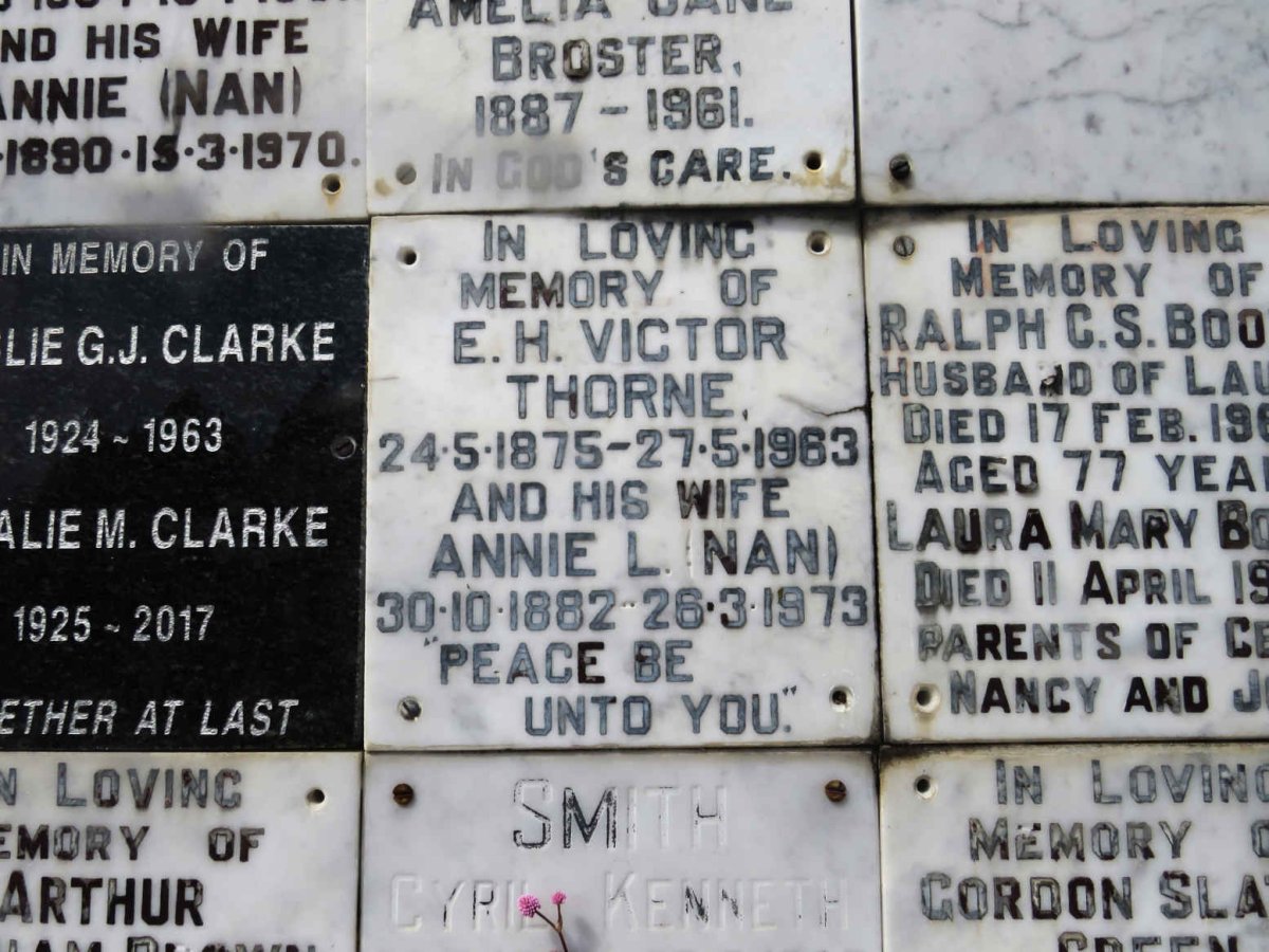 THORNE E.H. Victor 1875-1963 &amp; Annie L. 1882-1973