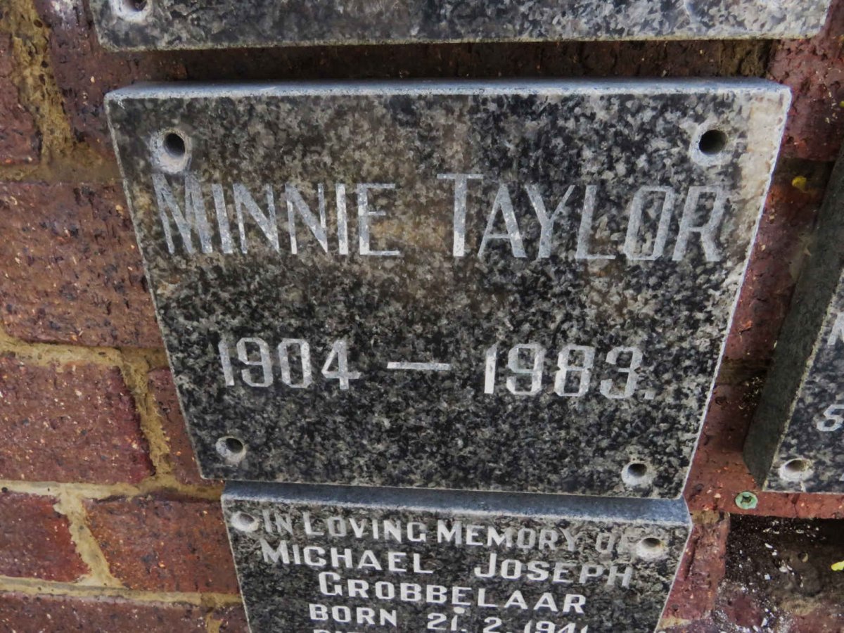 TAYLOR Minnie 1904-1983