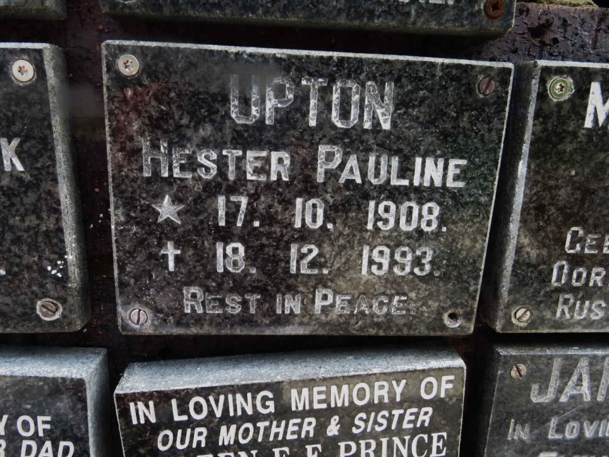 UPTON Hester Pauline 1908-1993