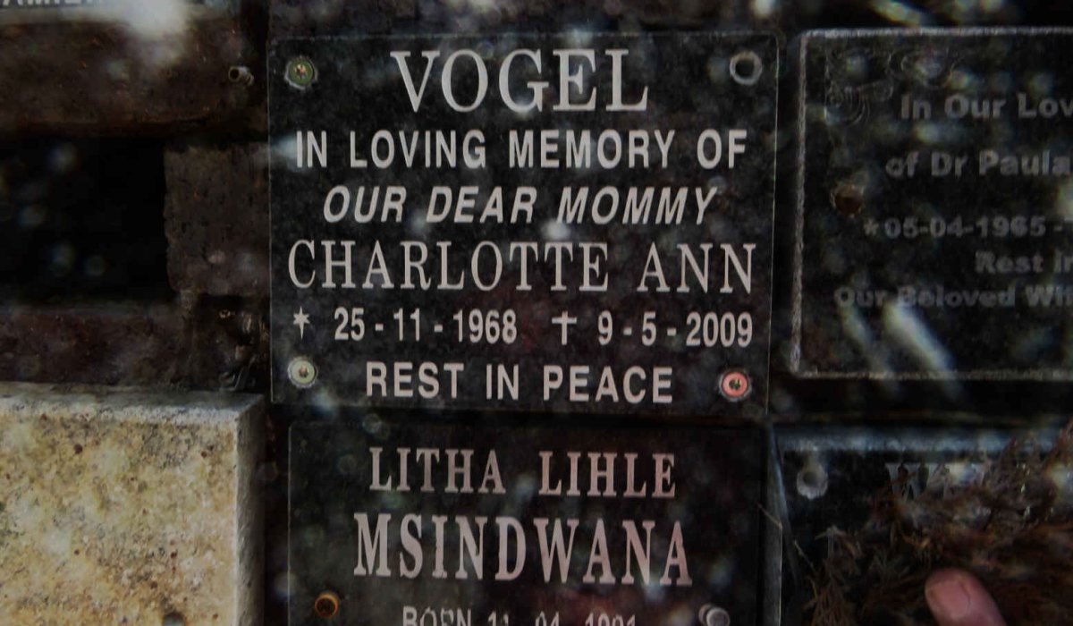 VOGEL Charlotte Ann 1968-2009